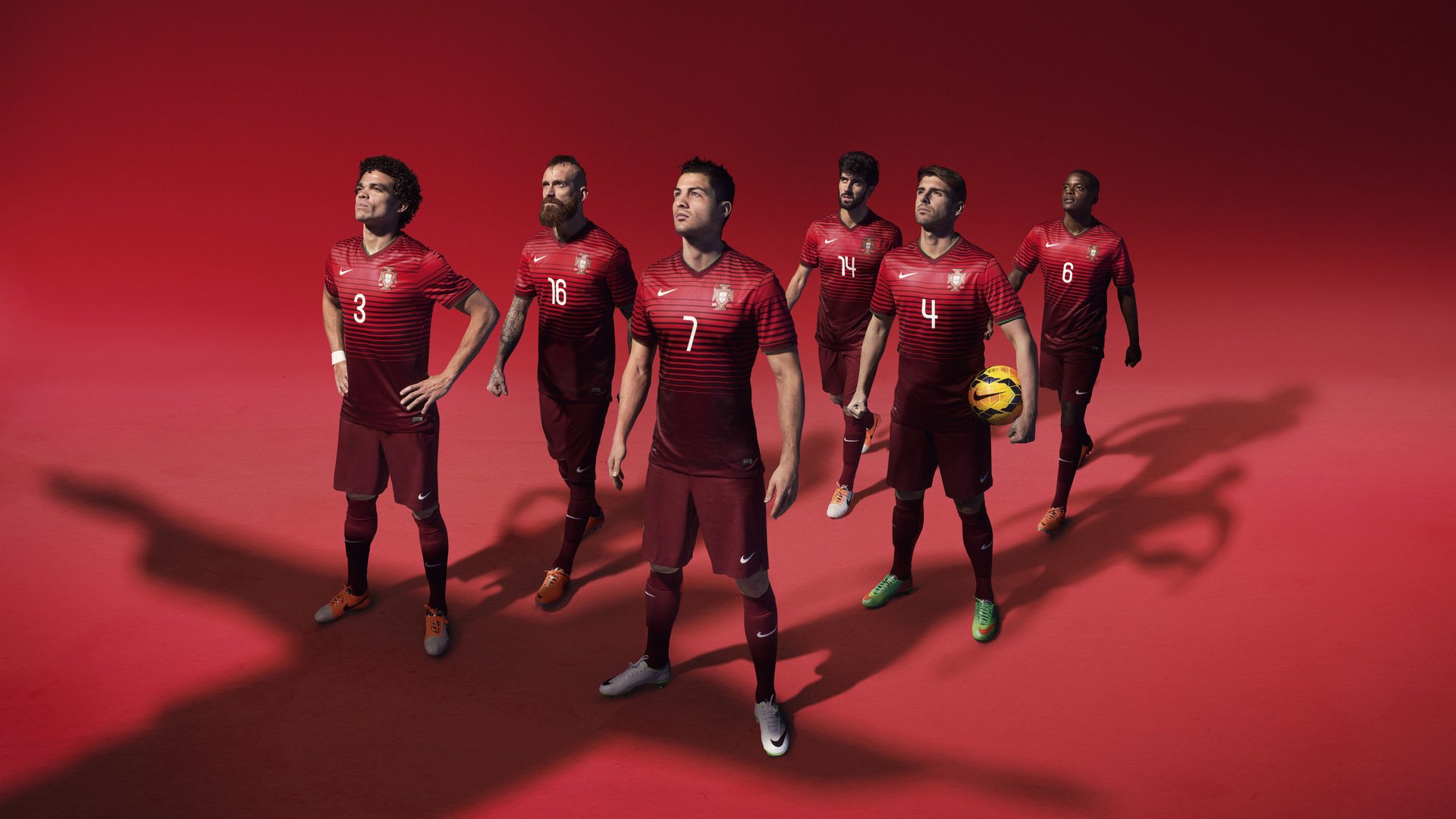 曼城中场节奏调控持续压制全场,曼城中场球员